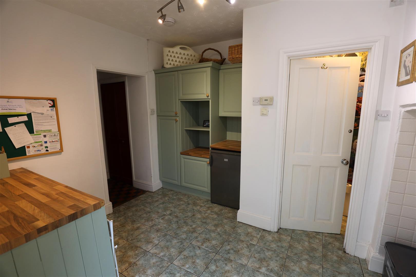 81 Eastgate, Cowbridge, CF71 7AA